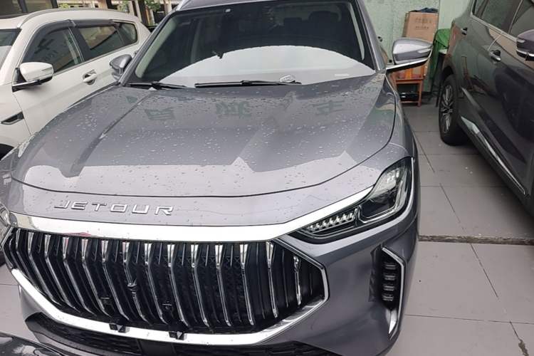 Used JETOUR X70 PLUS 2023 1.5T DCT Brave PLUS 5-Seater Front