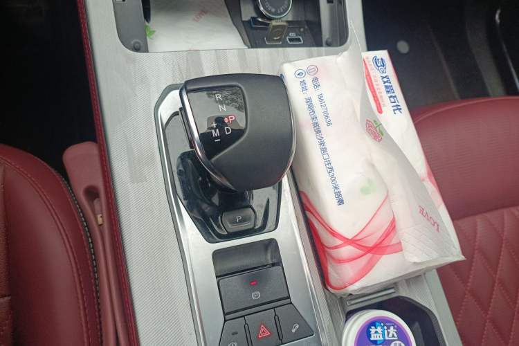 Used JETOUR X70 PLUS 2023 1.6T DCT Stronger 5-Seater Gear Lever