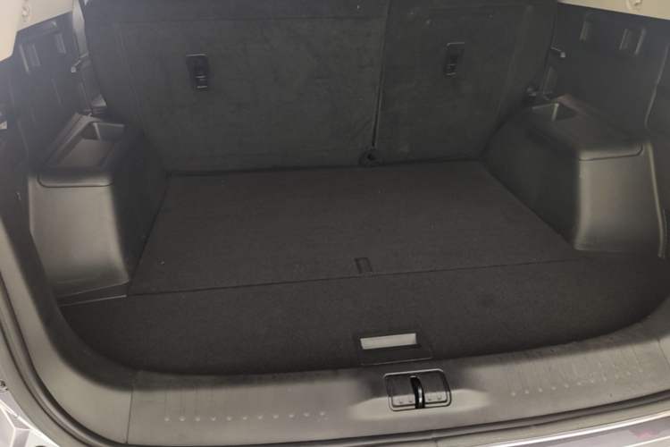 Used JETOUR X70 PLUS 2023 1.5T DCT Brave PLUS 5-Seater Trunk