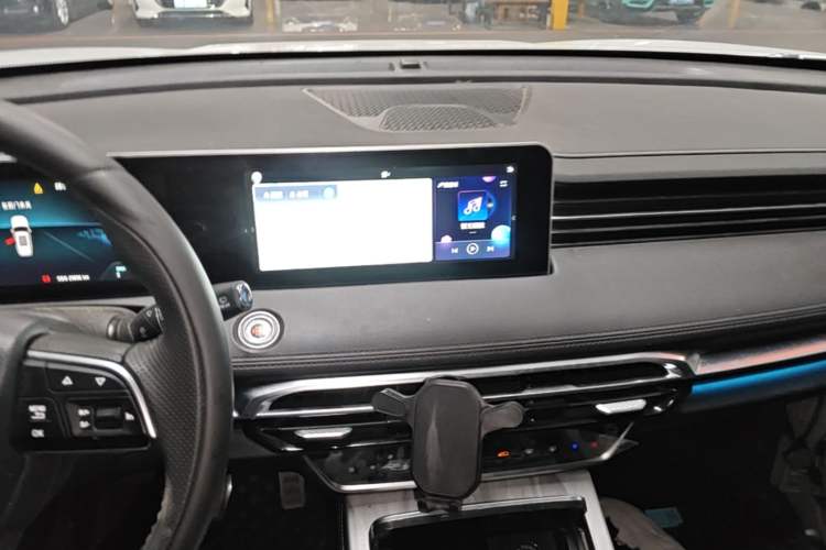 Used JETOUR X70 PLUS 2023 1.5T DCT Brave PLUS 7-Seater Audio And AC Panel