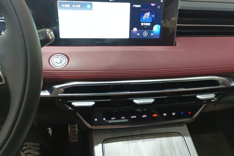 Used JETOUR X70 PLUS 2023 1.5T DCT Brave PLUS 7-Seater Audio And AC Panel