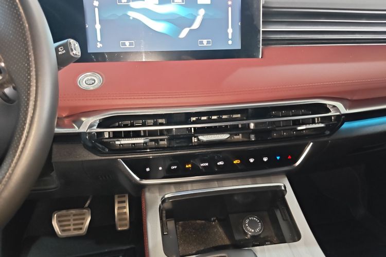 Used JETOUR X70 PLUS 2023 1.5T DCT Brave PLUS 7-Seater Audio And AC Panel