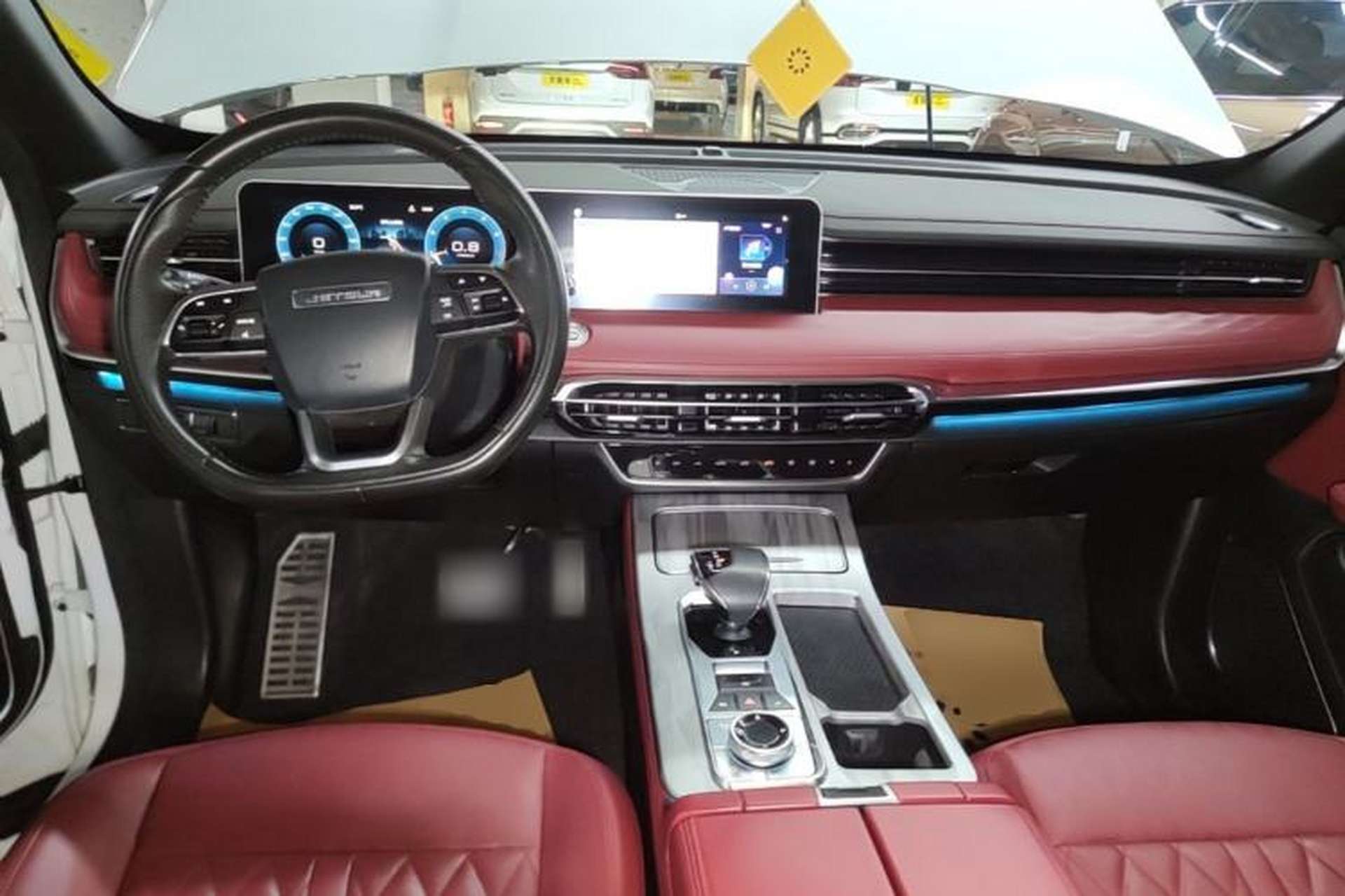 Used JETOUR X70 PLUS 2023 1.5T DCT Brave PLUS 5-Seater Center Console