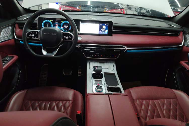 Used JETOUR X70 PLUS 2023 1.6T DCT Stronger 5-Seater Center Console