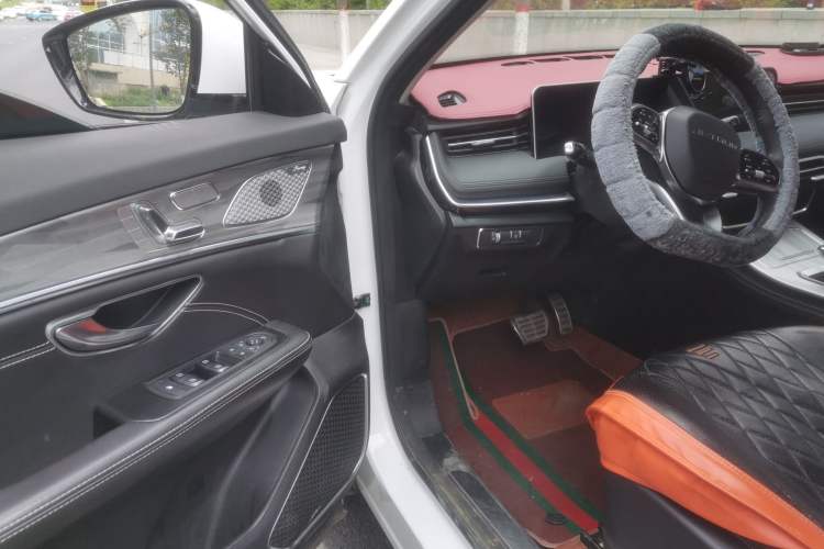 Used JETOUR X70 PLUS 2023 1.6T DCT Stronger 7-Seater Driver Seat