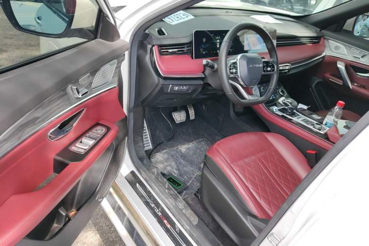 Used JETOUR X70 PLUS 2023 1.6T DCT Stronger PRO 7-Seater Driver Seat
