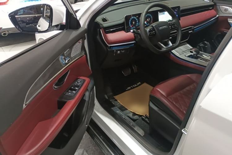 Used JETOUR X70 PLUS 2023 1.5T DCT Brave PLUS 7-Seater Driver Seat