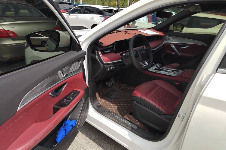 Used JETOUR X70 PLUS 2023 1.5T DCT Brave PLUS 7-Seater Driver Seat