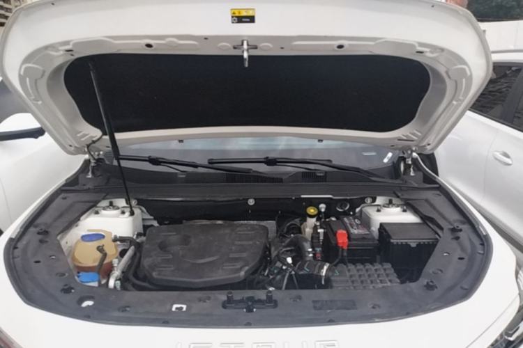 Used JETOUR X70 PLUS 2023 1.5T DCT Ziqiang PRO+ 7-Seater Engine Bay