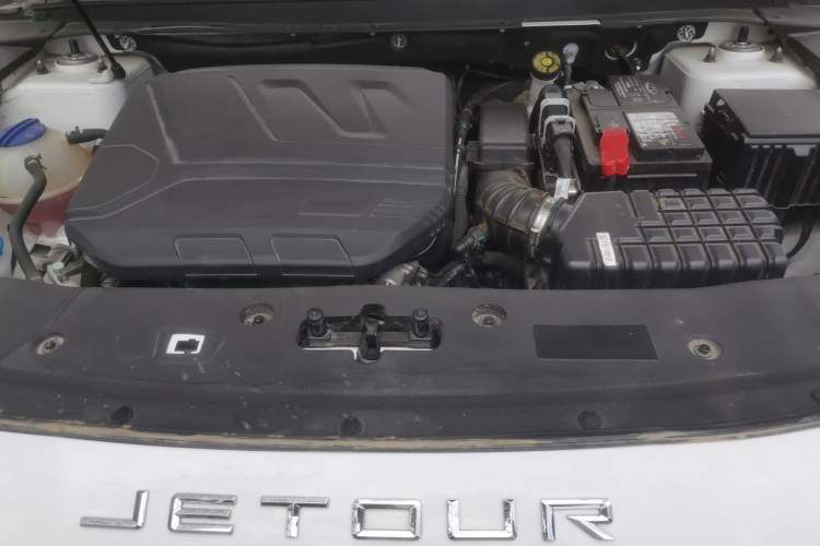 Used JETOUR X70 PLUS 2023 1.6T DCT Stronger 7-Seater Engine Bay