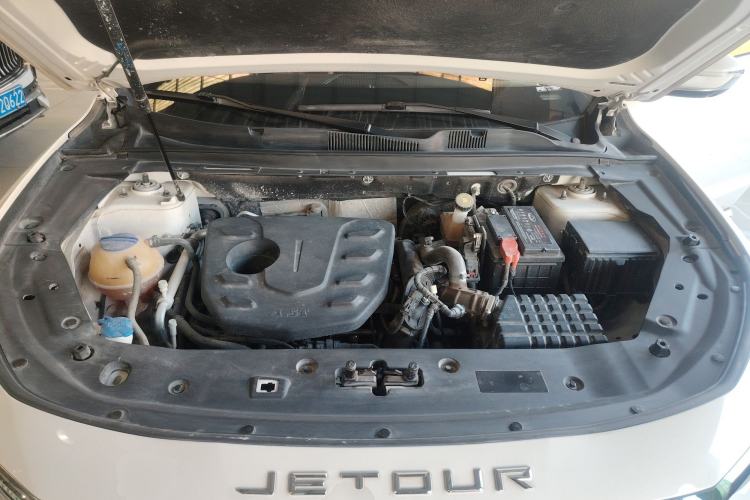 Used JETOUR X70 PLUS 2023 1.5T DCT Brave PLUS 5-Seater Engine Bay