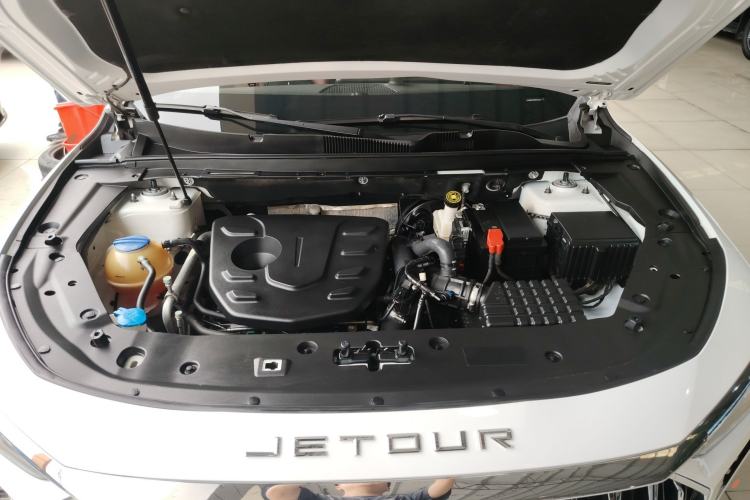 Used JETOUR X70 PLUS 2023 1.5T DCT Brave PLUS 7-Seater Engine Bay