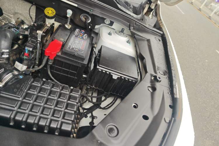 Used JETOUR X70 PLUS 2023 1.5T DCT Brave PLUS 5-Seater Engine Bay Left