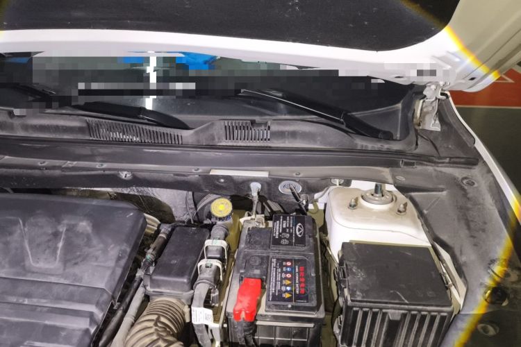 Used JETOUR X70 PLUS 2023 1.6T DCT Stronger 7-Seater Engine Bay Left