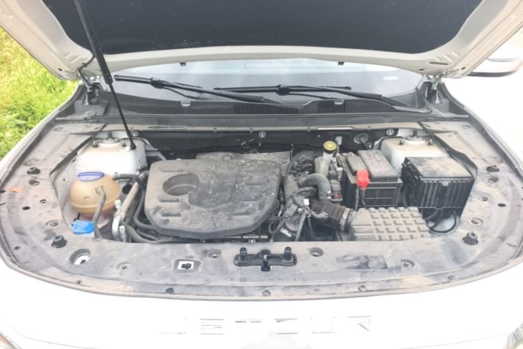 Used JETOUR X70 PLUS 2023 1.5T DCT Ziqiang PRO 7-Seater Engine Bay