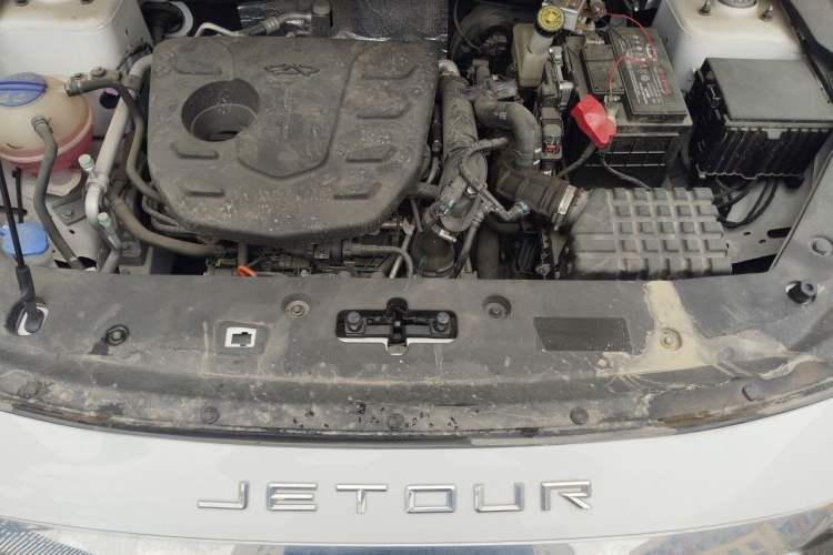Used JETOUR X70 PLUS 2023 1.5T Manual Self-Reliant 5-Seater Engine Bay
