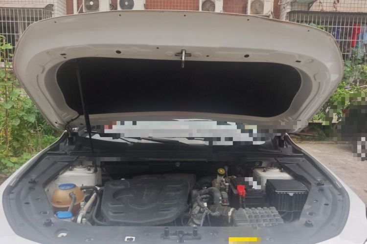 Used JETOUR X70 PLUS 2023 1.5T DCT Brave PLUS 7-Seater Engine Bay