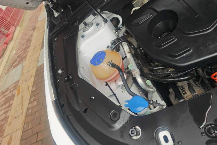 Used JETOUR X70 PLUS 2023 1.5T DCT Brave PLUS 5-Seater Engine Bay Right