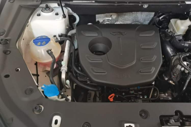 Used JETOUR X70 PLUS 2023 1.5T DCT Brave PLUS 5-Seater Engine Bay Right