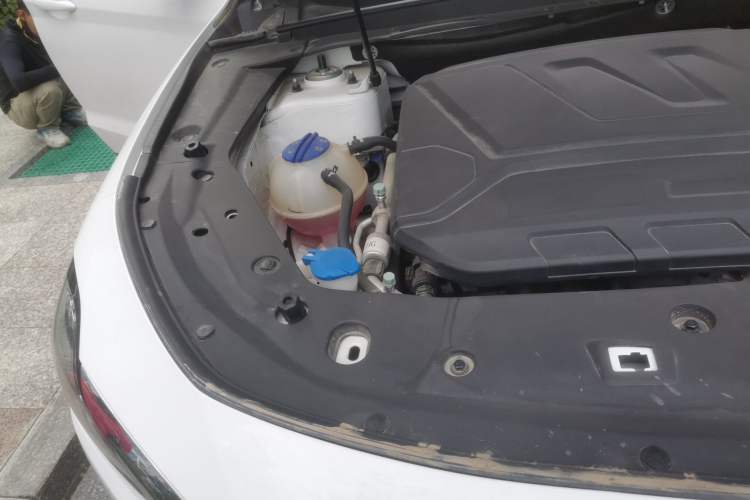 Used JETOUR X70 PLUS 2023 1.6T DCT Stronger 7-Seater Engine Bay Right