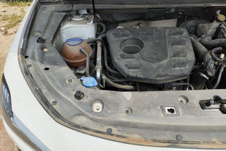 Used JETOUR X70 PLUS 2023 1.5T DCT Brave PLUS 7-Seater Engine Bay Right