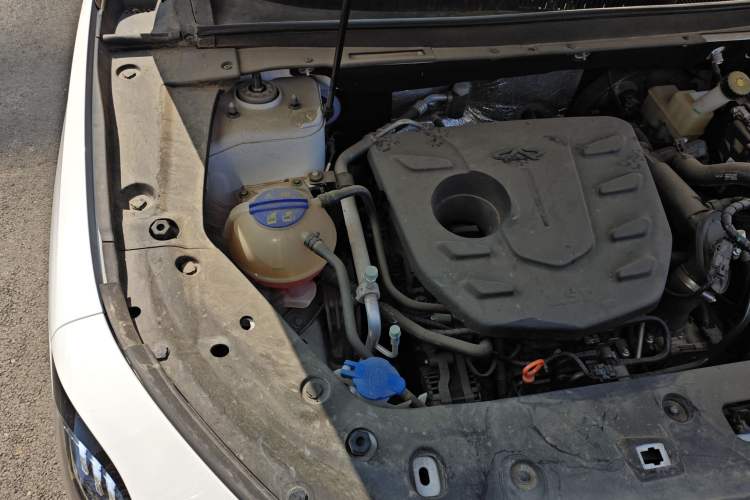 Used JETOUR X70 PLUS 2023 1.5T DCT Brave PLUS 5-Seater Engine Bay Right