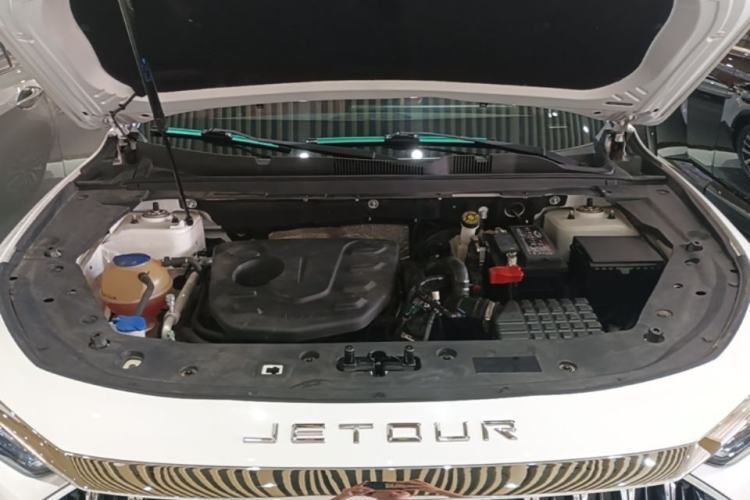 Used JETOUR X70 PLUS 2023 1.5T DCT Brave PLUS 7-Seater Engine Bay