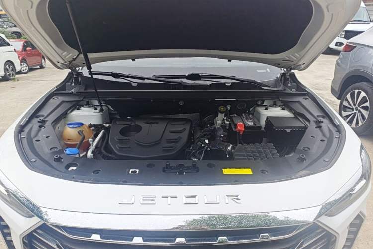 Used JETOUR X70 PLUS 2023 1.5T DCT Ziqiang PRO 5-Seater Engine Bay