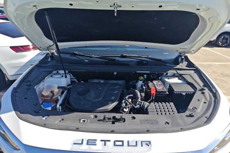 Used JETOUR X70 PLUS 2023 1.5T DCT Brave PLUS 7-Seater Engine Bay