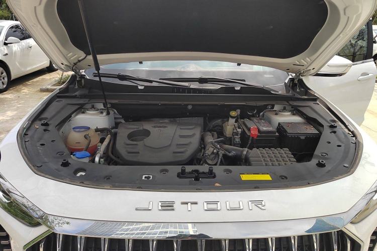 Used JETOUR X70 PLUS 2023 1.5T DCT Brave PLUS 7-Seater Engine Bay