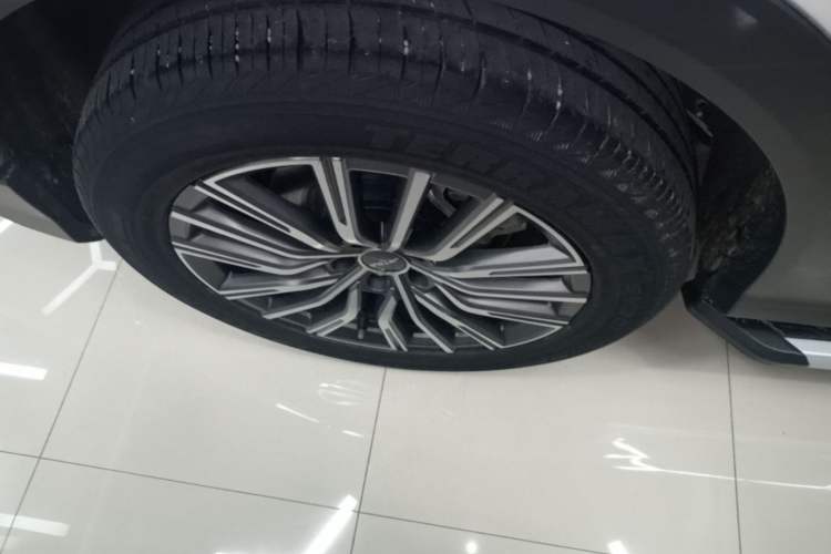 Used JETOUR X70 PLUS 2023 1.5T DCT Brave PLUS 5-Seater Exterior 3