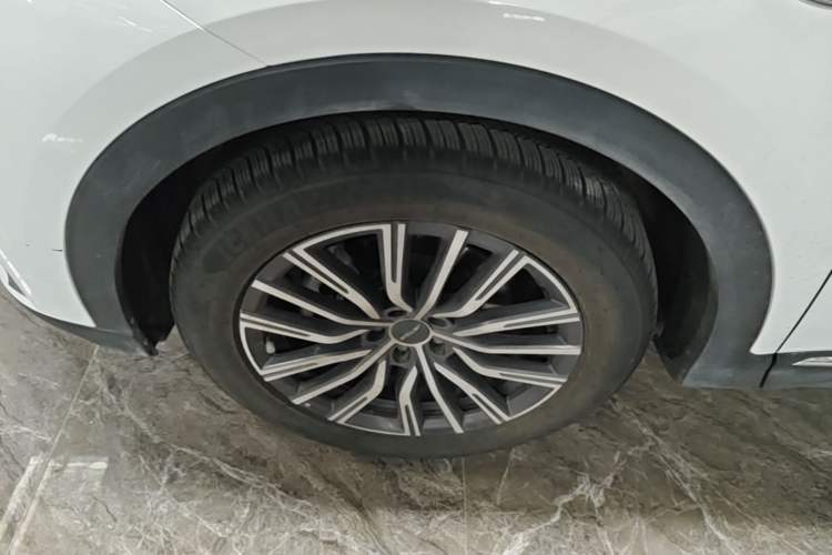 Used JETOUR X70 PLUS 2023 1.5T DCT Brave PLUS 7-Seater Exterior 4