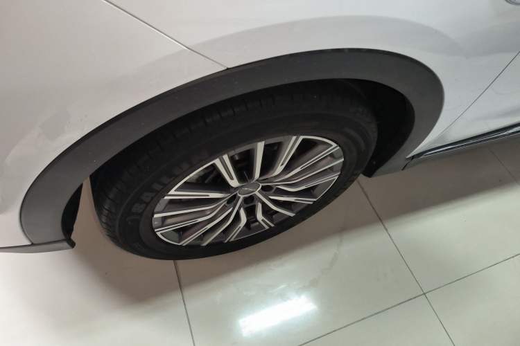 Used JETOUR X70 PLUS 2023 1.5T DCT Brave PLUS 5-Seater Exterior 4