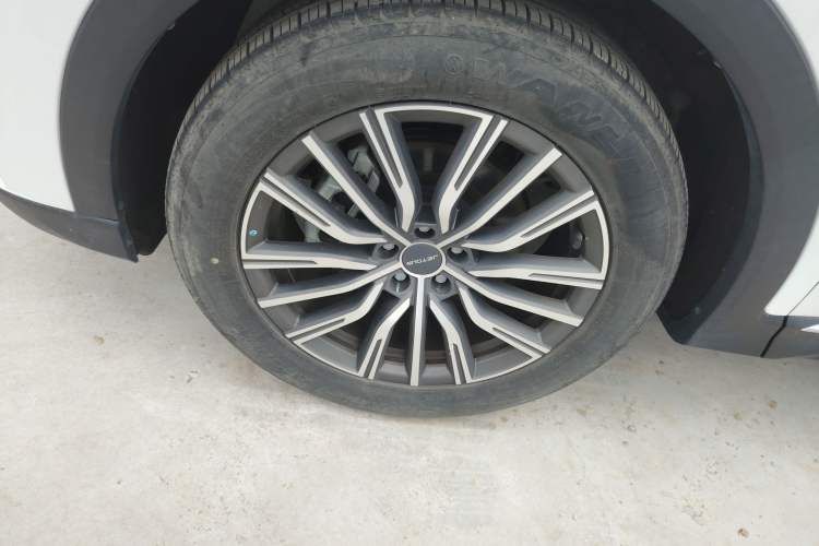 Used JETOUR X70 PLUS 2023 1.6T DCT Stronger 5-Seater Exterior 4