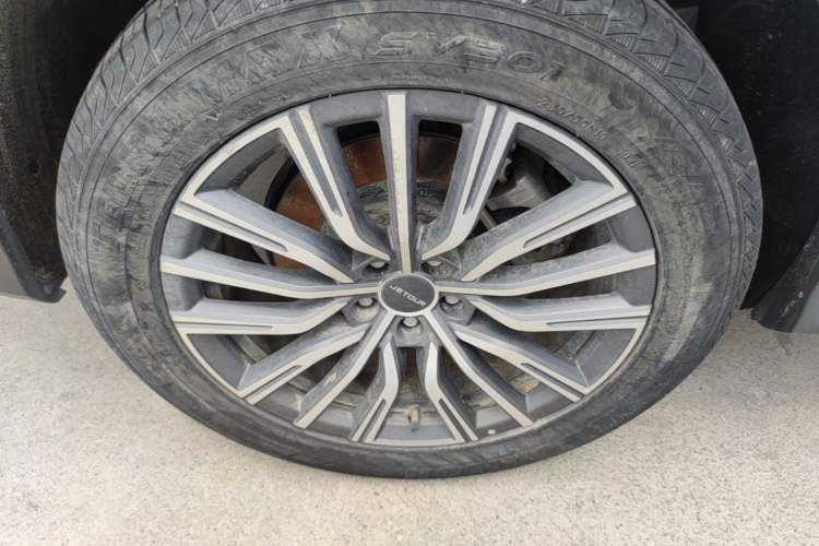 Used JETOUR X70 PLUS 2023 1.5T DCT Brave PLUS 5-Seater Exterior 5