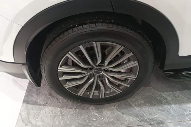 Used JETOUR X70 PLUS 2023 1.5T DCT Brave PLUS 7-Seater Exterior 5