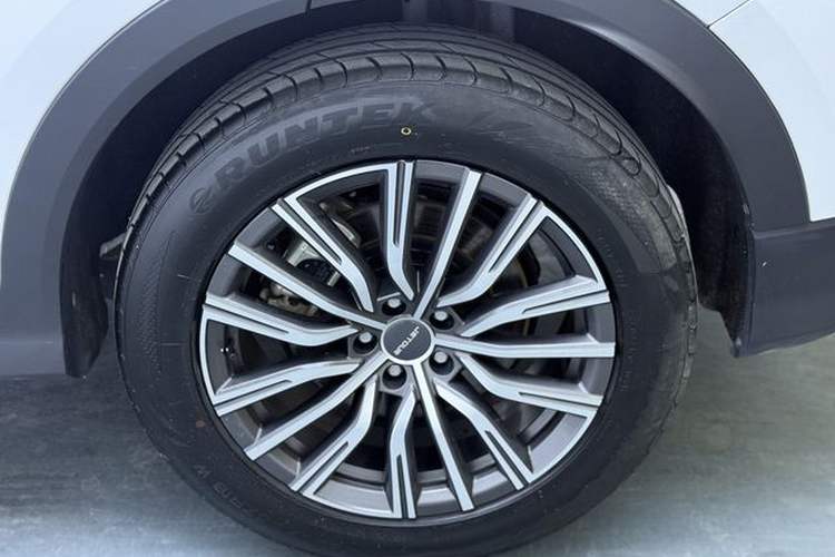 Used JETOUR X70 PLUS 2023 1.5T DCT Brave PLUS 5-Seater Exterior 9