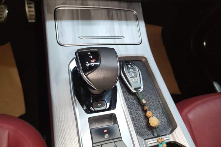 Used JETOUR X70 PLUS 2023 1.5T DCT Brave PLUS 5-Seater Gear Lever