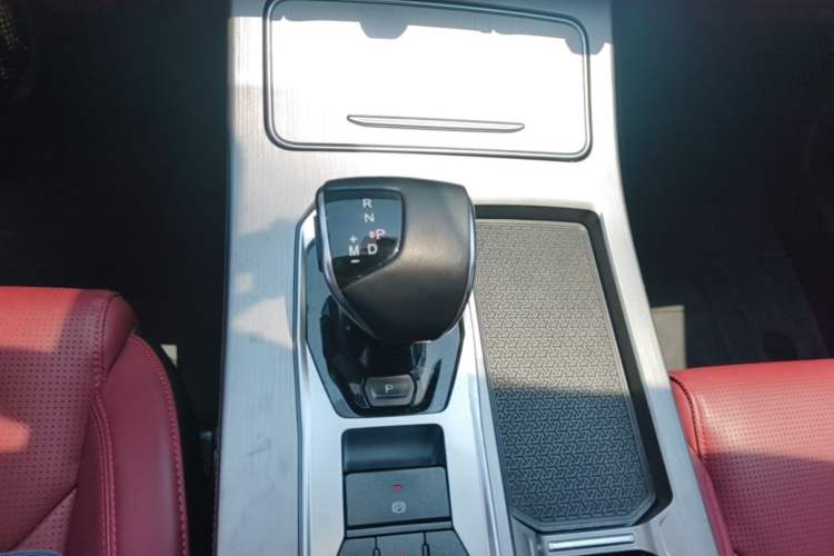 Used JETOUR X70 PLUS 2023 1.5T DCT Ziqiang PRO+ 5-Seater Gear Lever