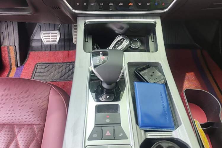 Used JETOUR X70 PLUS 2023 1.6T DCT Stronger 5-Seater Gear Lever