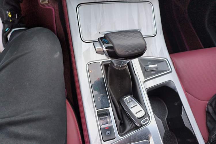 Used JETOUR X70 PLUS 2023 1.5T CVT Ziqiang MAX 5-Seater Gear Lever