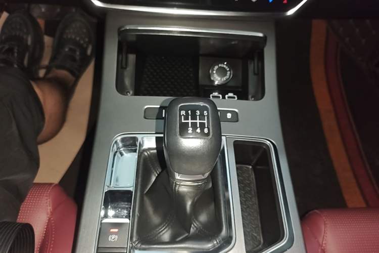 Used JETOUR X70 PLUS 2023 1.5T Manual Self-Reliant 5-Seater Gear Lever