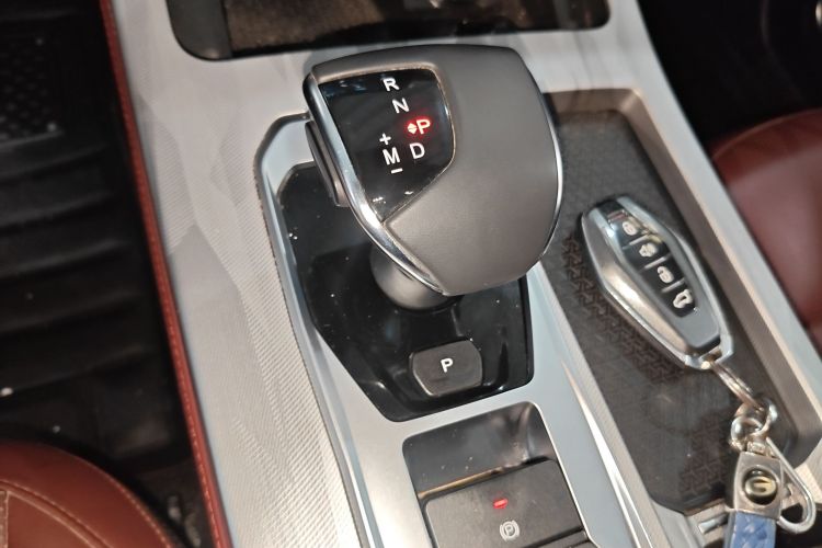 Used JETOUR X70 PLUS 2023 1.5T DCT Brave PLUS 7-Seater Gear Lever