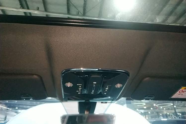 Used JETOUR X70 PLUS 2023 1.5T DCT Ziqiang PRO 7-Seater Headliner