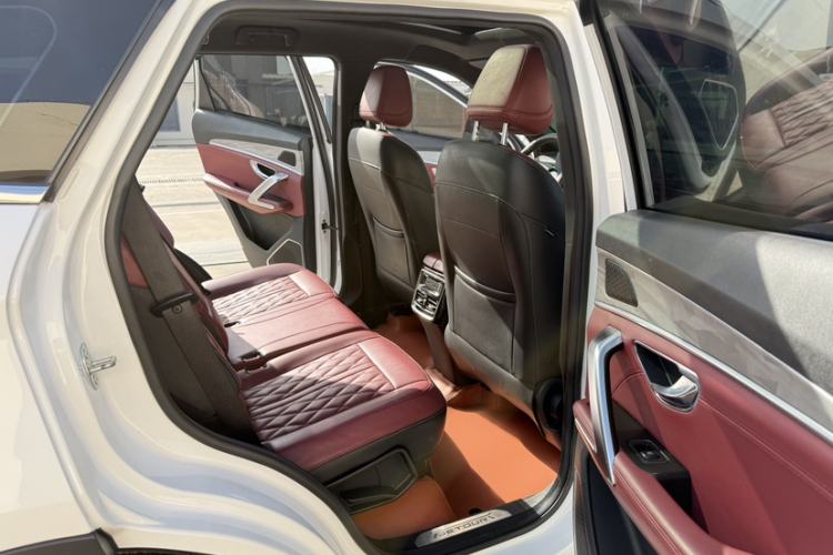 Used JETOUR X70 PLUS 2023 1.5T DCT Brave PLUS 5-Seater Interior 10