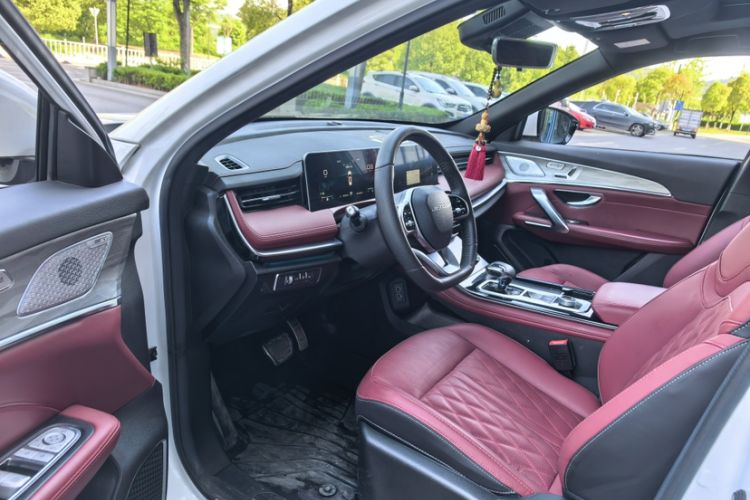 Used JETOUR X70 PLUS 2023 1.6T DCT Stronger 5-Seater Interior 2
