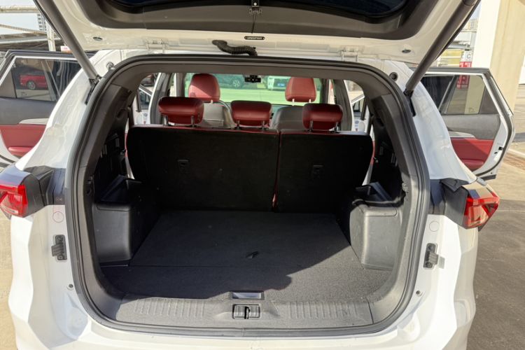 Used JETOUR X70 PLUS 2023 1.5T DCT Brave PLUS 5-Seater Interior 5