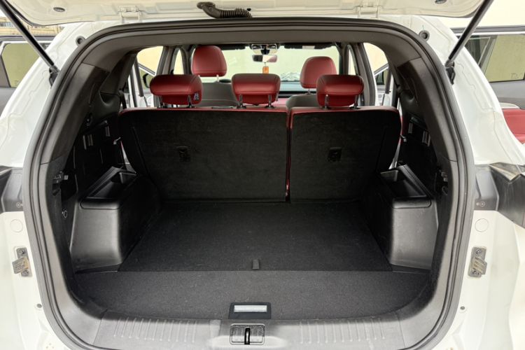 Used JETOUR X70 PLUS 2023 1.5T DCT Brave PLUS 5-Seater Interior 5