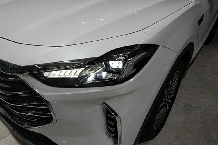 Used JETOUR X70 PLUS 2023 1.5T DCT Ziqiang PRO 7-Seater Left Front Headlight