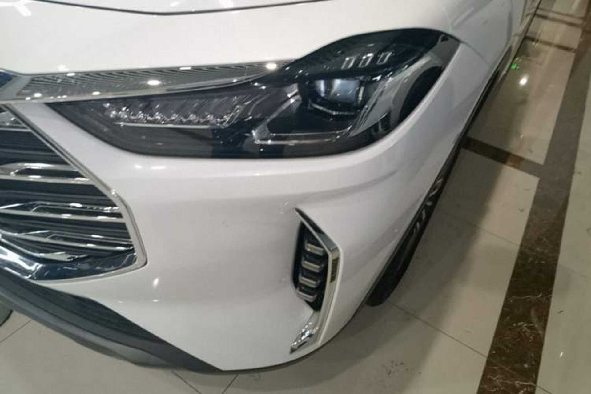 Used JETOUR X70 PLUS 2023 1.5T DCT Ziqiang PRO 7-Seater Left Front Headlight